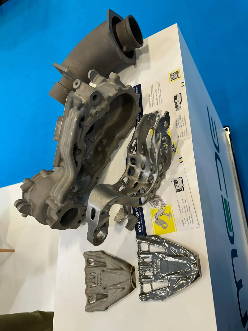 Topoloji optimizasyonu ile tasarlanmış metal baskı havacılık ve otomotiv parçaları